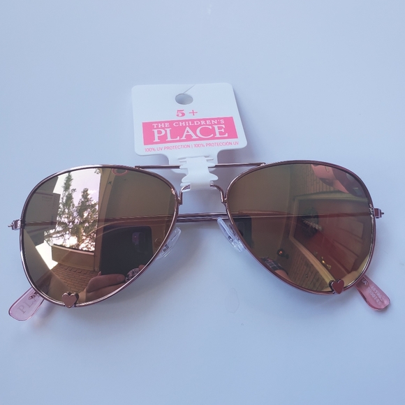 Girls sunglasses and carry case - Picture 5 of 7